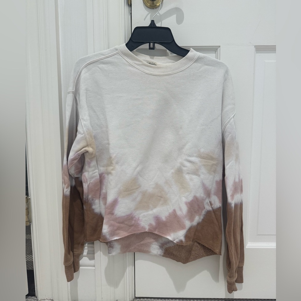 Abercrombie & Fitch Soft A&F Tie-Dye Sweatshirt in pink, Cream and Brown